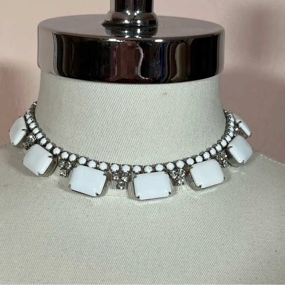 Antique 1940's Retro Art Deco White Milk Glass Emerald Cut Choker Necklace - Picture 12 of 16